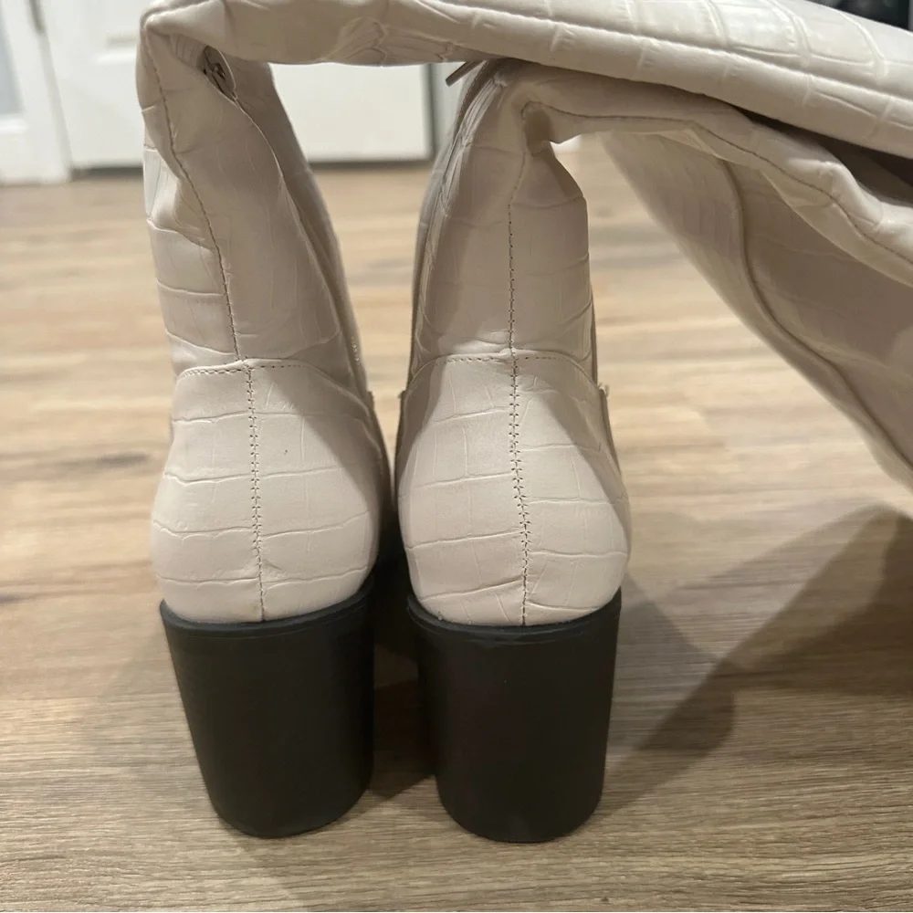 Journee Collection White Heeled Boots - Picture 8 of 10